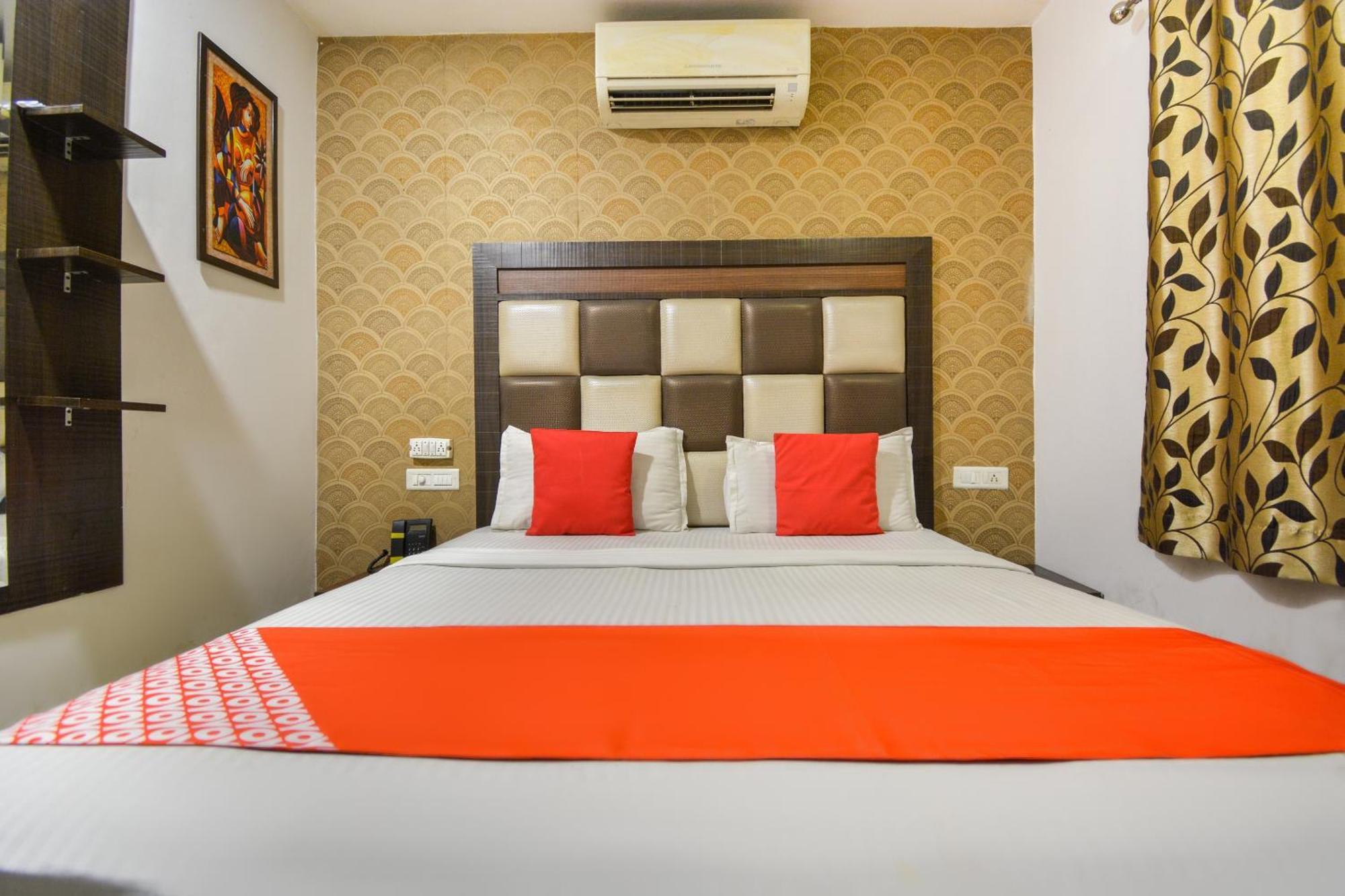 โอโย 19392 โฮเต็ล เลกซิส Hotel ลูดิฮานา ภายนอก รูปภาพ